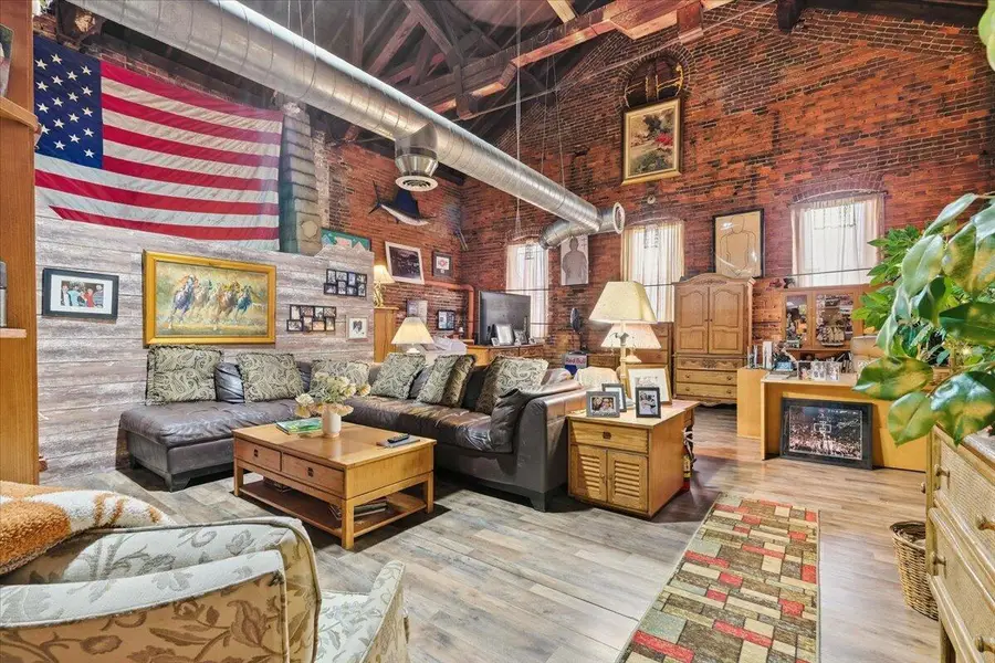 409 W Gambier Street, Mount Vernon, OH 43050 - #2