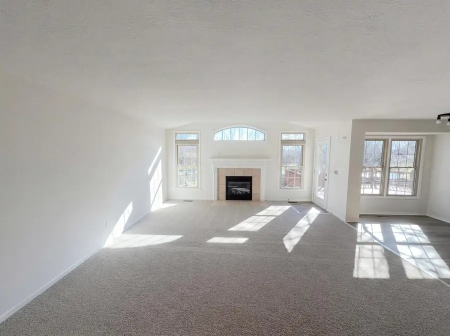 675 Scioto Meadows Boulevard, Grove City, OH 43123 - #3