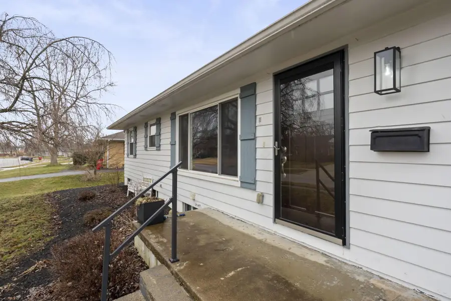 3887 Evans Drive, Grove City, OH 43123 - #3