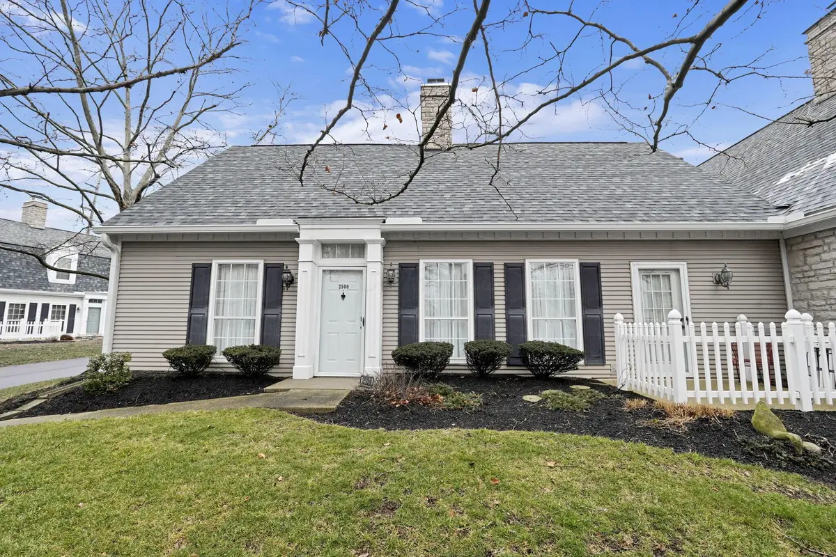 2500 Swan Drive, Grove City, OH 43123 - #1