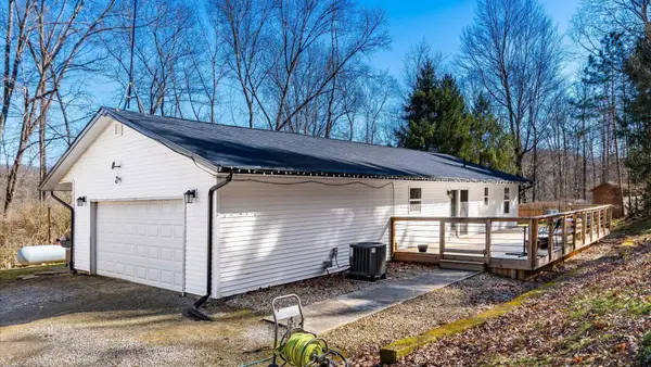 10050 Perryton Road, Frazeysburg, OH 43822