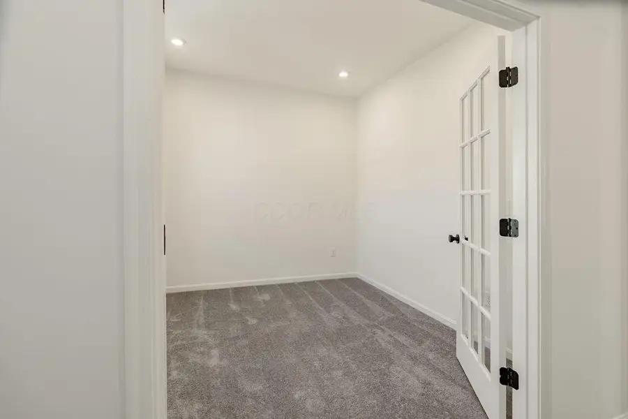 1033 Queen Bee Place, Grove City, OH 43123 - #3