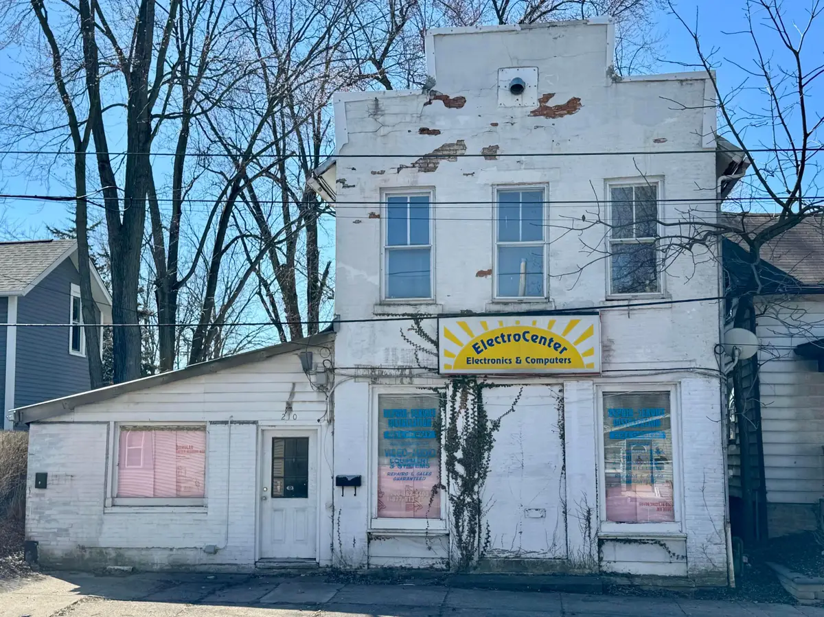 210 E Central Avenue, Delaware, OH 43015 - #1