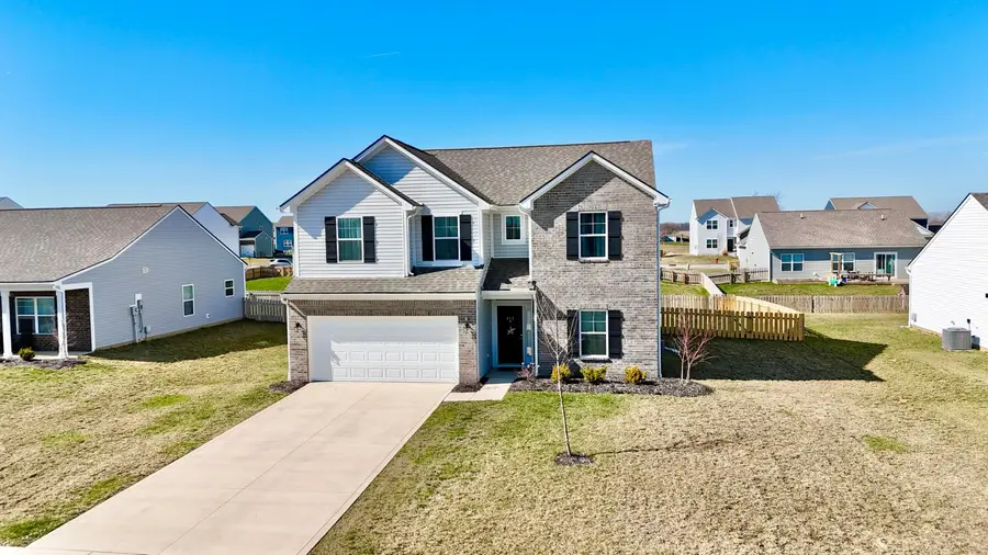 458 Quincy Circle, London, OH 43140 - #2