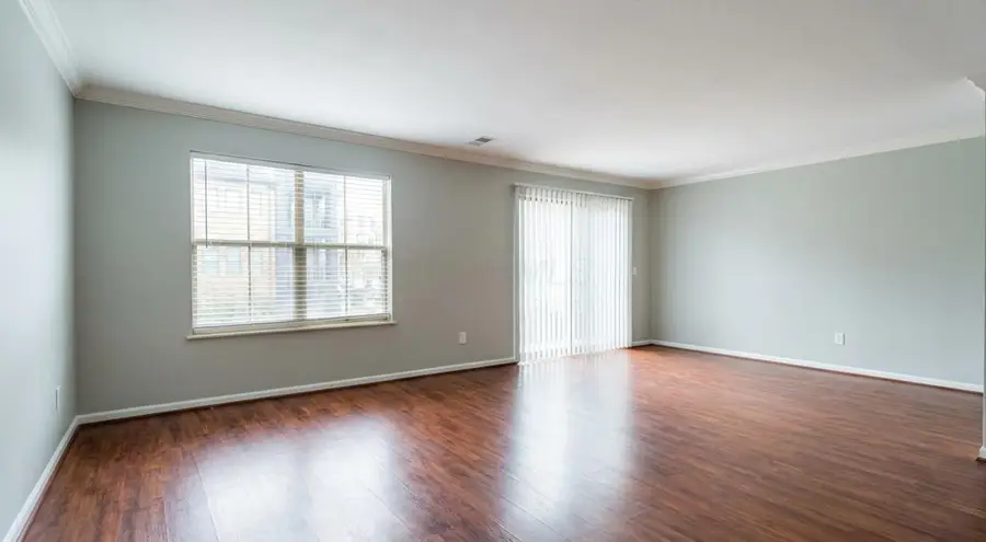 50 W Russell Street, Columbus, OH 43215 - #2