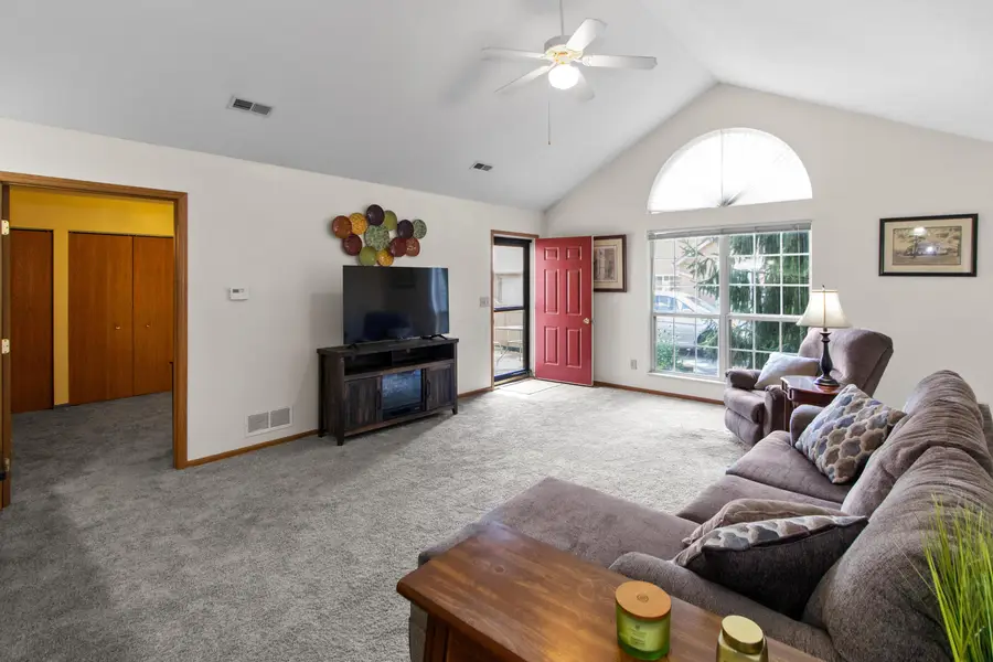 6069 Blendon Chase Drive, Westerville, OH 43081 - #2