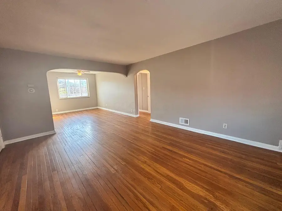 34 N Hampton Road, Columbus, OH 43213 - #3