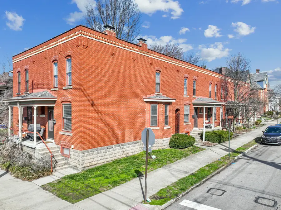 915 Dennison Avenue, Columbus, OH 43201 - #2