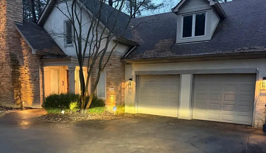 586 Pinegrove Place, Columbus, OH 43230 - #3