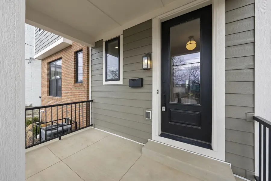 546 W Town Street, Columbus, OH 43215 - #2