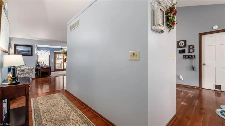 5465 Airwood Drive, Zanesville, OH 43701 - #2