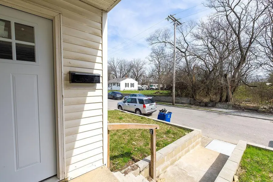 823 Bassett Avenue, Columbus, OH 43219 - #3