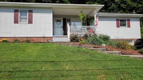 245 School Street, Bremen, OH 43107