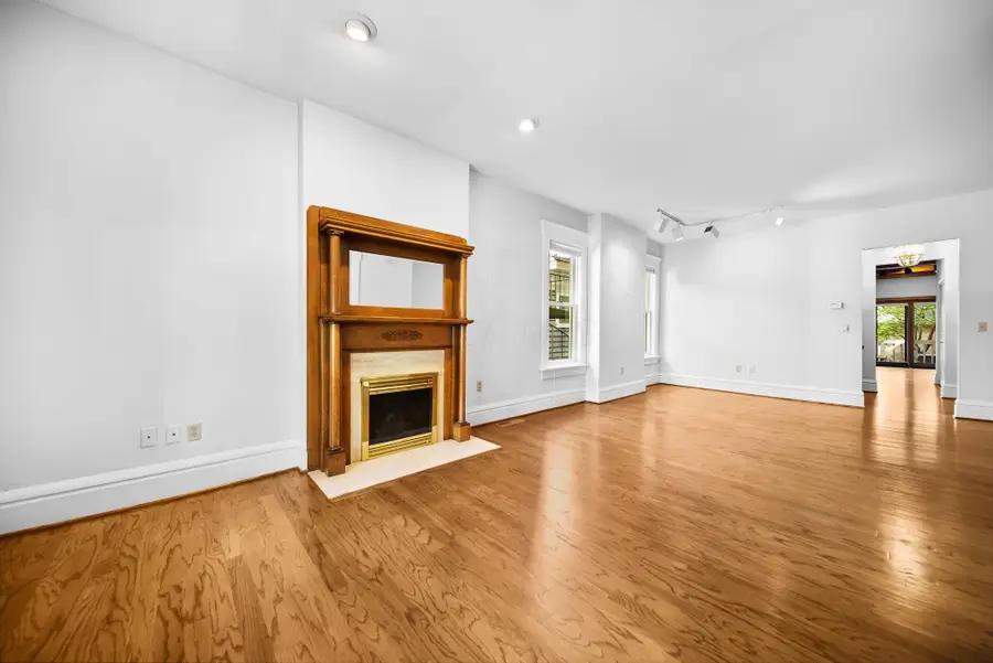 422 W 6th Avenue, Columbus, OH 43201 - #2