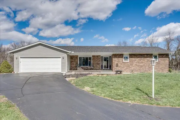 1800 Ginder Road Nw, Lancaster, OH 43130
