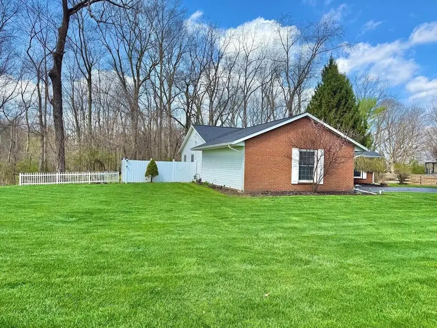 27 Meadowbrook Drive, Mount Vernon, OH 43050 - #2