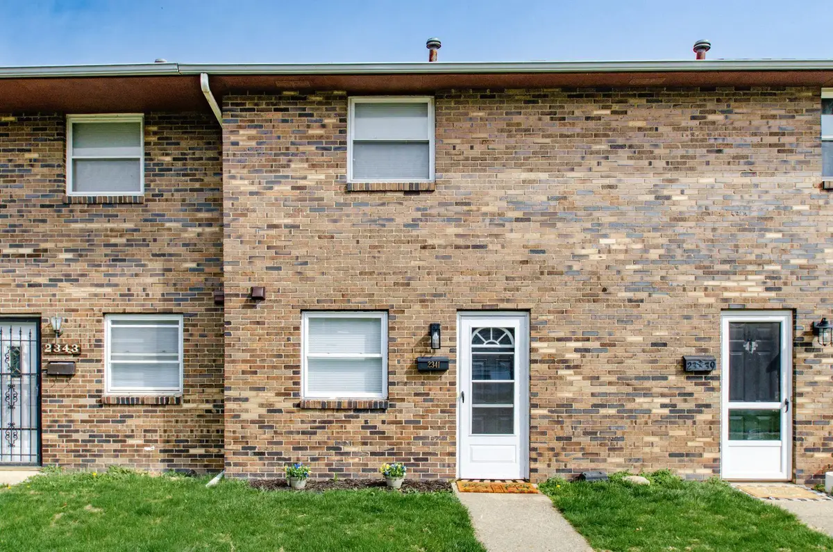 2341 Woodbrook Circle N, Columbus, OH 43223 - #1