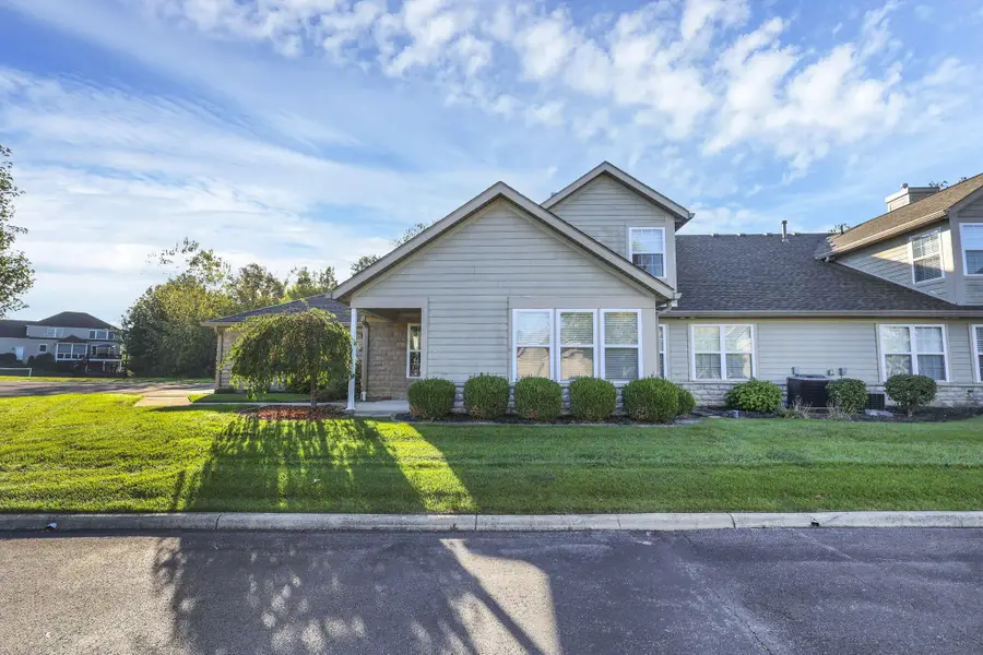 8083 Farm Crossing Circle, Powell, OH 43065 - #2