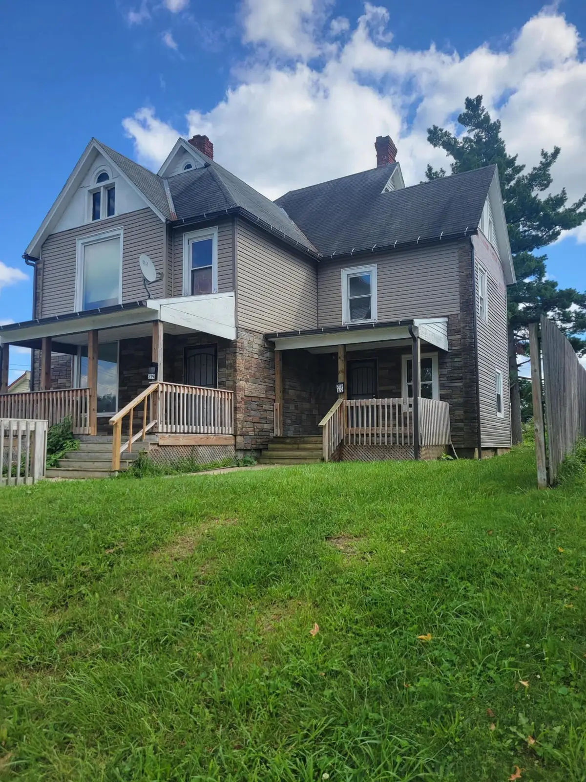 219 W 5th Street, Mansfield, OH 44903 - #1