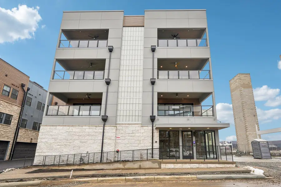 2842 Gunnison Drive, Columbus, OH 43228 - #2