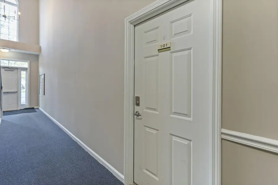 6170 Harbour Pointe, Columbus, OH 43231 - #2