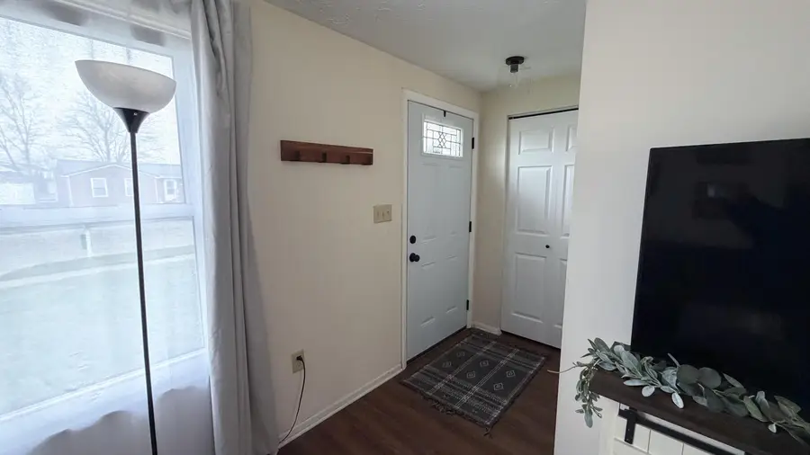 1532 Willow View Drive, Grove City, OH 43123 - #3