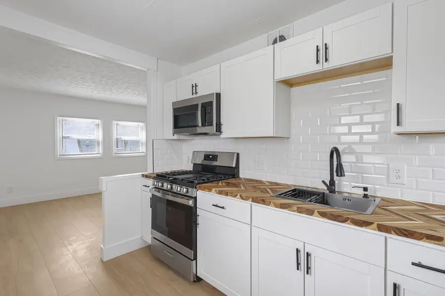 1272 E 15th Avenue, Columbus, OH 43211 - #3