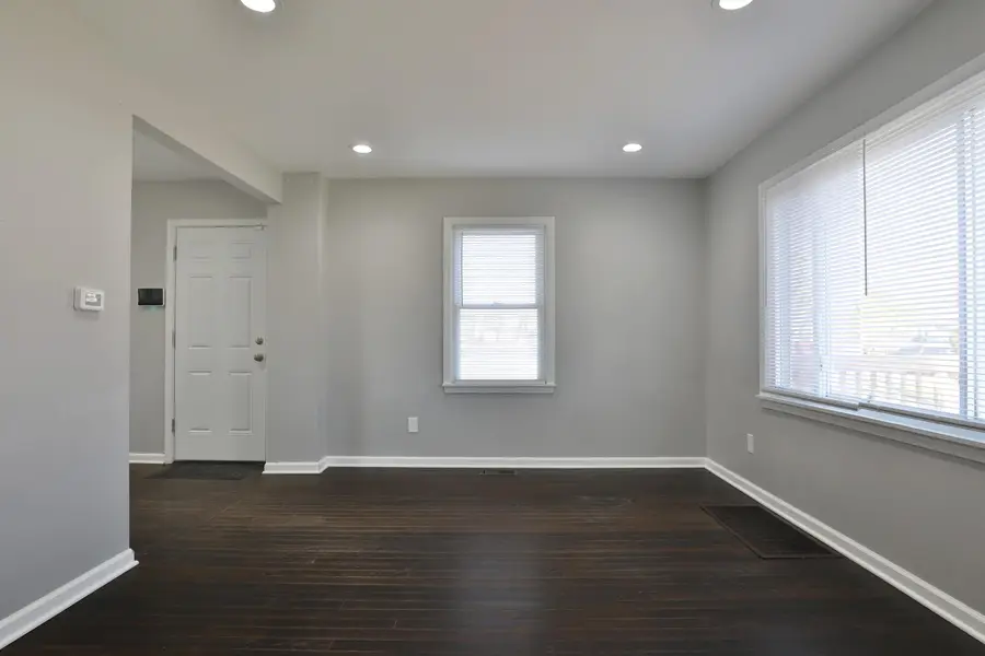 979 Urana Avenue, Columbus, OH 43224 - #3