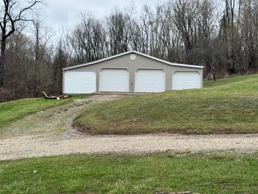 1841 N Vinegar Hill Road Ne, McConnelsville, OH 43756 - #2