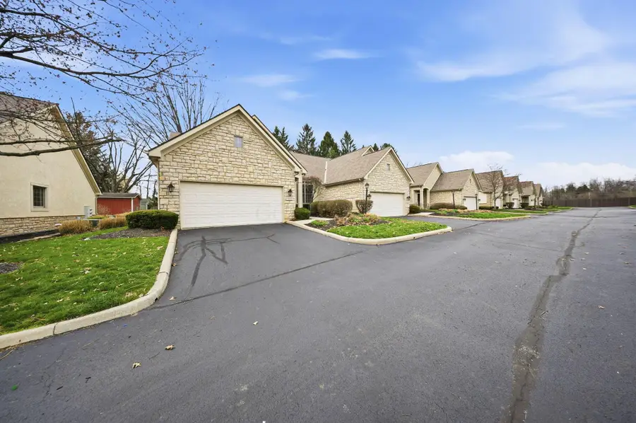 7825 Linksview Circle, Westerville, OH 43082 - #3