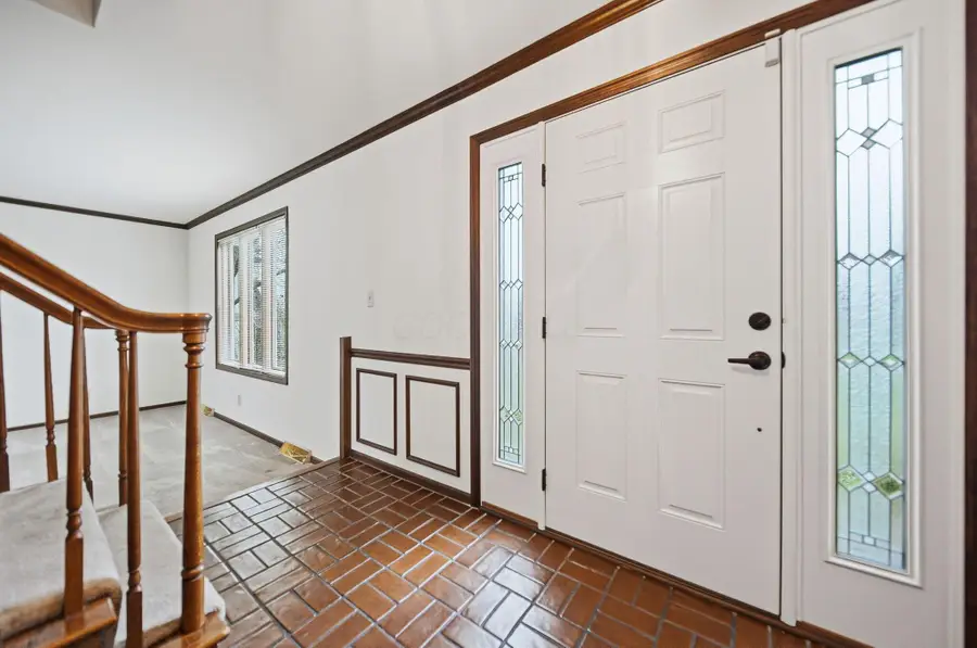 742 Gatehouse Lane, Columbus, OH 43235 - #3