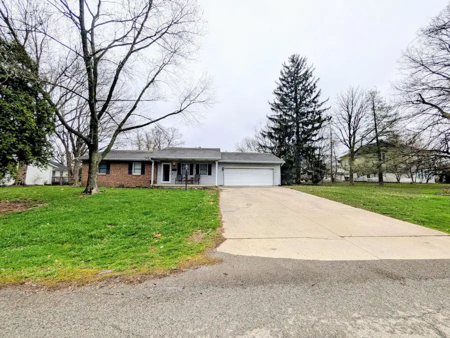 687 W Elm Street, Washington Court House, OH 43160 - #2