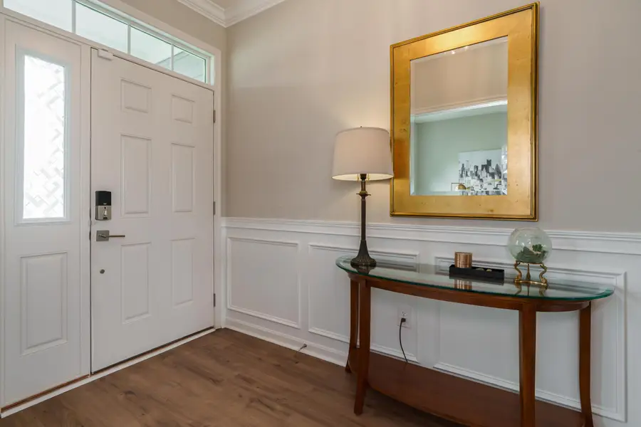 6090 Windcliff Drive E, Grove City, OH 43123 - #3