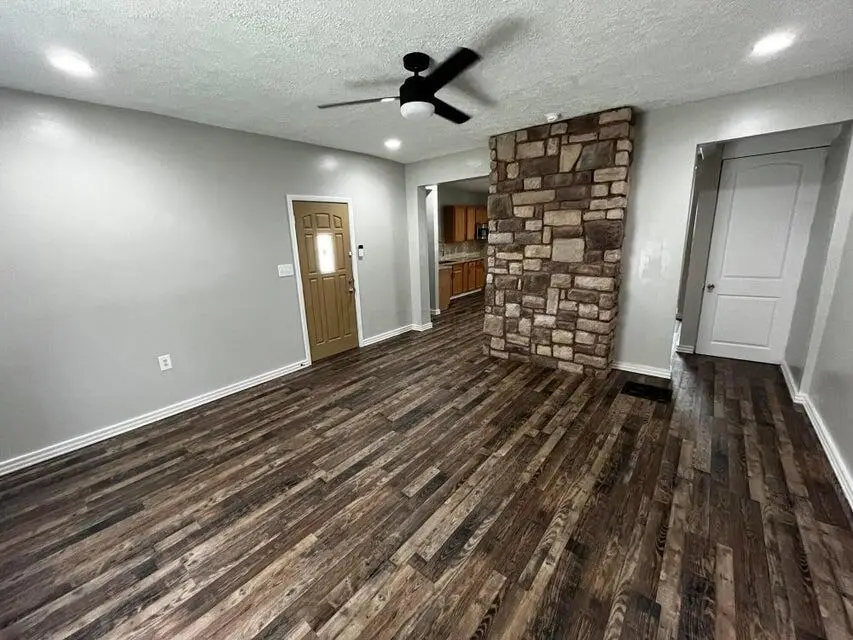 106 S Oakley Avenue, Columbus, OH 43204 - #3