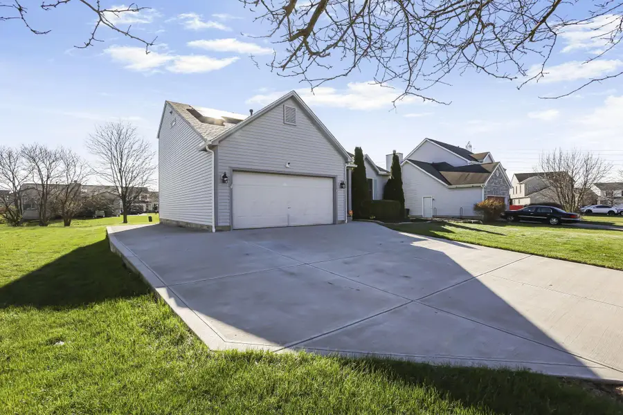 562 Allis Piace E, Reynoldsburg, OH 43068 - #2