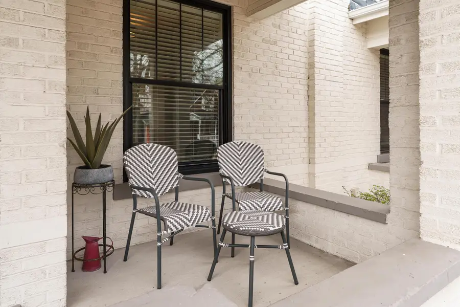 387 W 2nd Avenue, Columbus, OH 43201 - #2