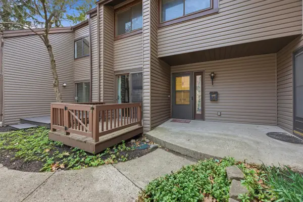 694 Tall Oaks Drive, Newark, OH 43055