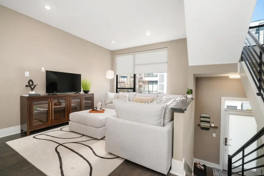 107 Aston Row Lane, Columbus, OH 43201 - #2