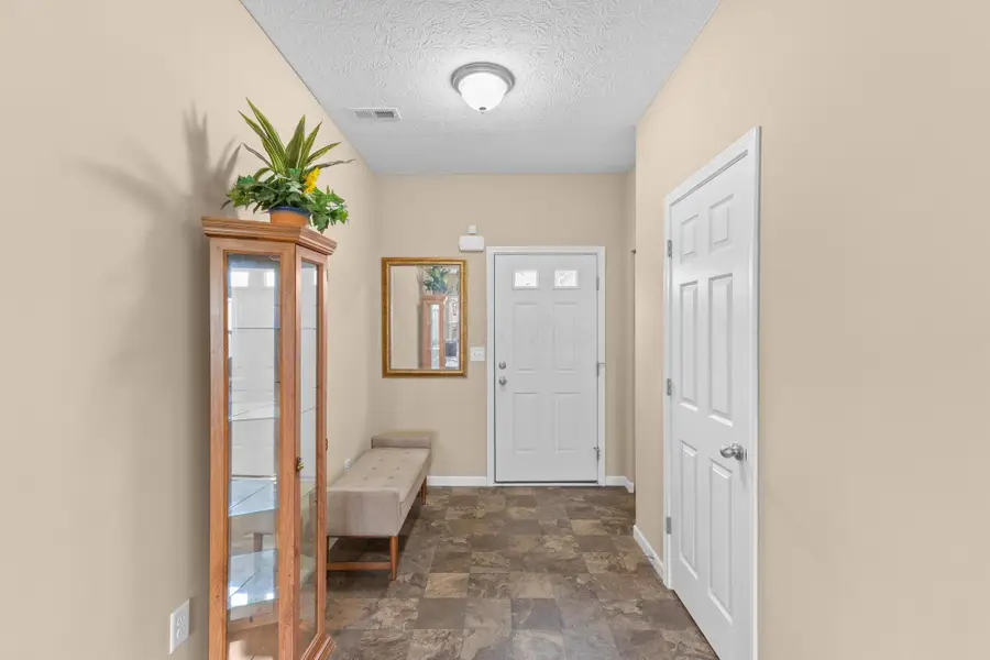 318 Kear Street, Lockbourne, OH 43137 - #3