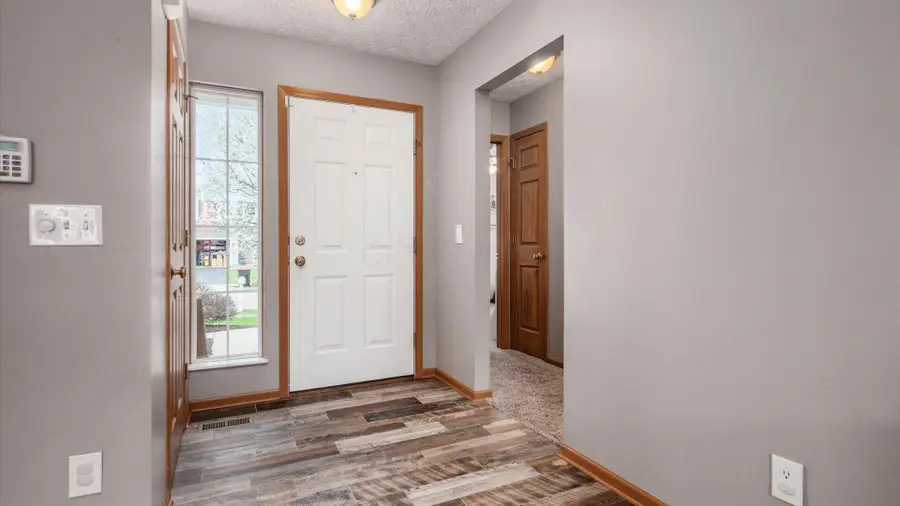 1521 W Quail Run Drive, Newark, OH 43055 - #2