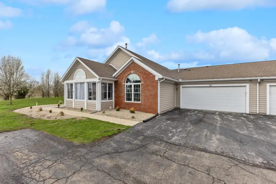 674 Hampton Woods Drive, Marion, OH 43302 - #3