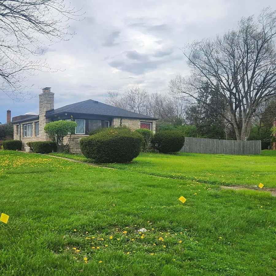 3270 E Livingston Avenue, Columbus, OH 43227 - #2