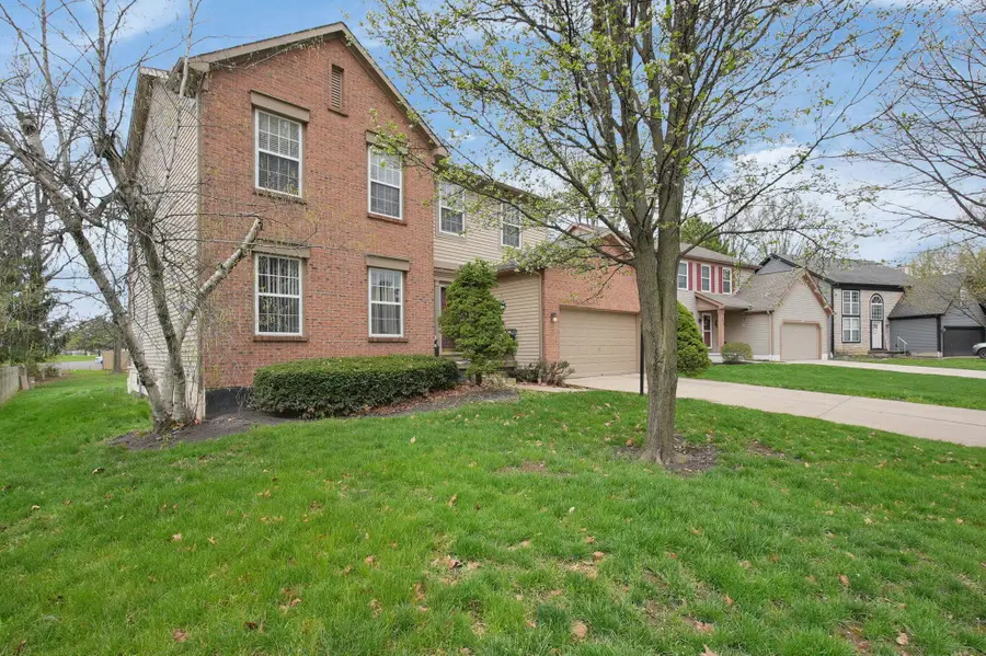 585 Tall Oaks Drive, Columbus, OH 43230 - #3