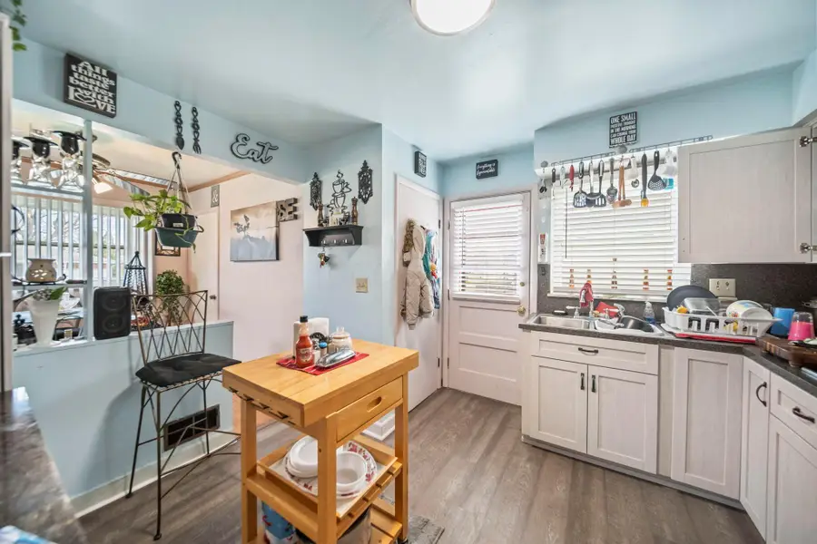 1047 E Jenkins Avenue, Columbus, OH 43207 - #2