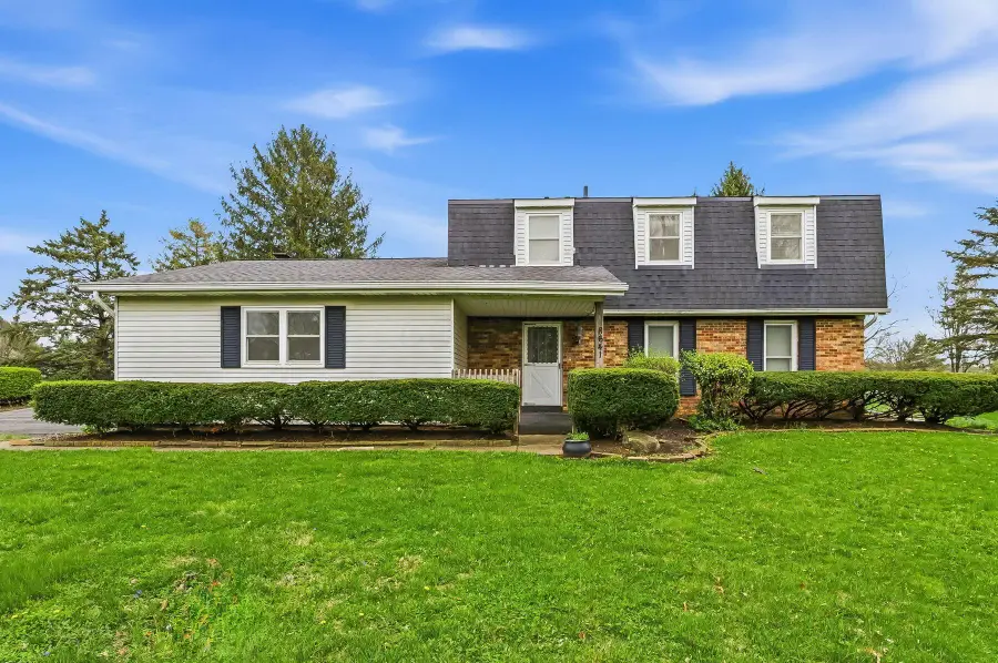 8641 Easton Drive, Pickerington, OH 43147 - #2