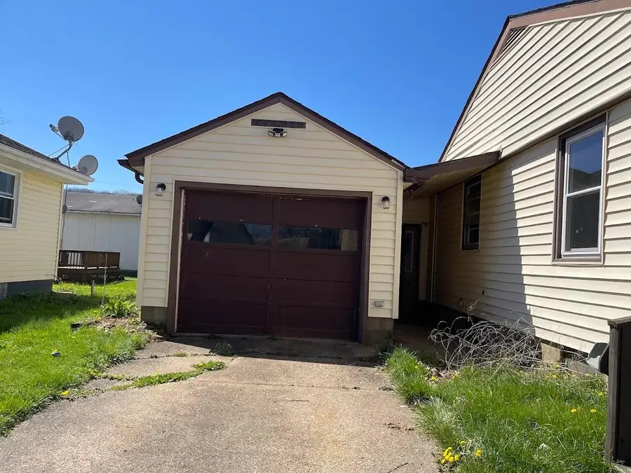 234 N Bridge Street, Newcomerstown, OH 43832 - #2