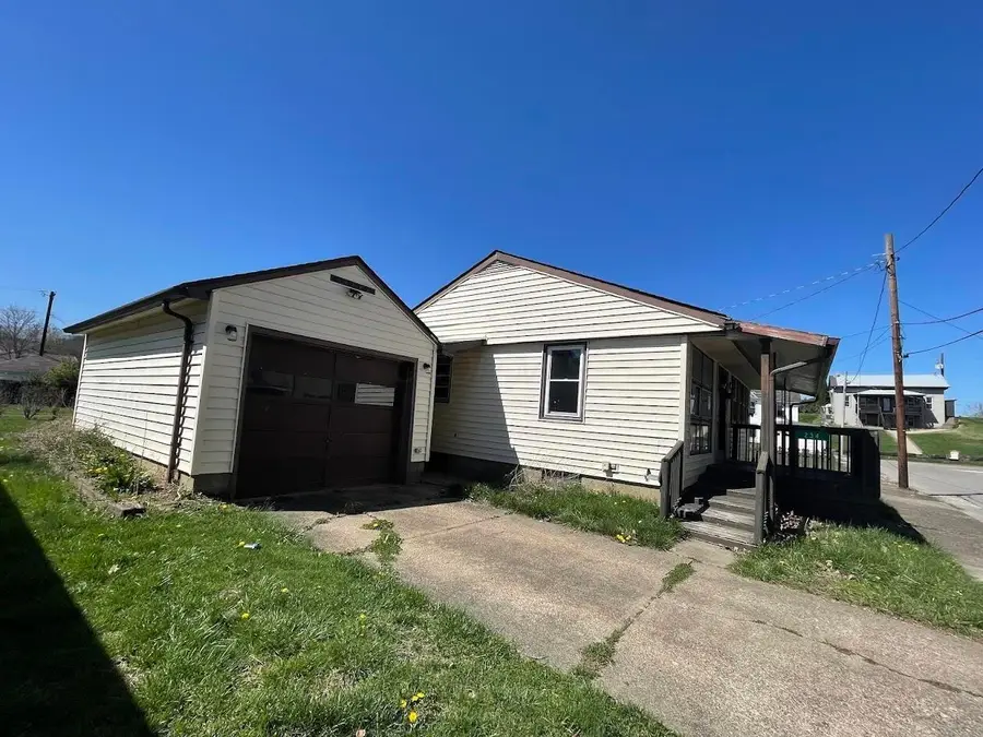 234 N Bridge Street, Newcomerstown, OH 43832 - #3