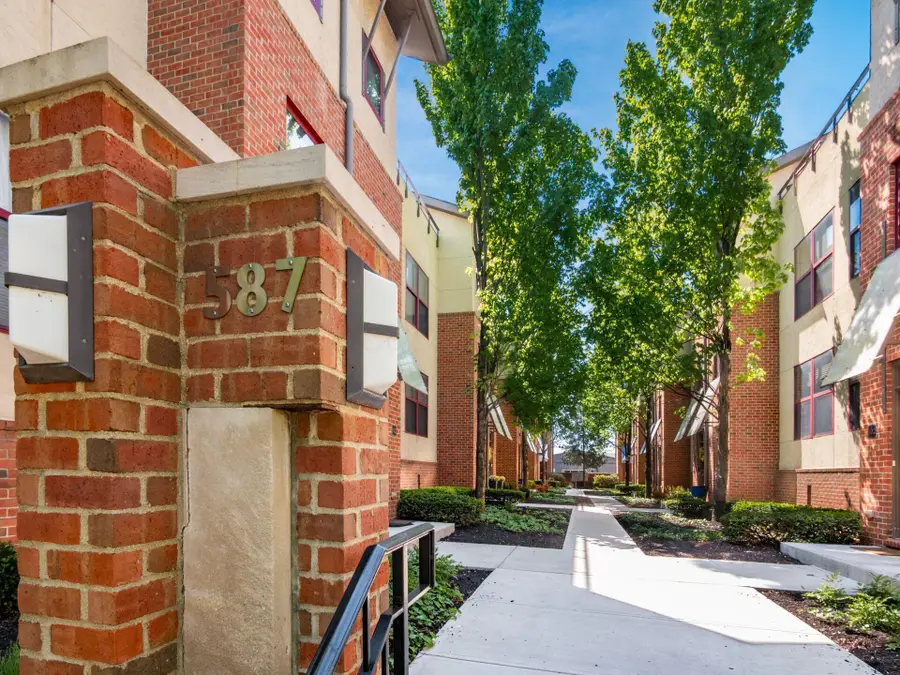 587 E Rich Street, Columbus, OH 43215 - #3