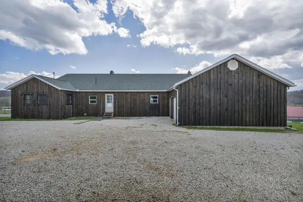 18513 Hobbler Lane, Lore City, OH 43755