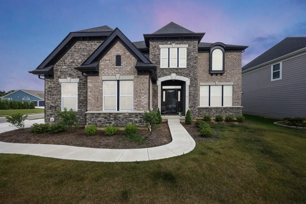 8149 Chesapeake Way Nw, Pickerington, OH 43147 - #1